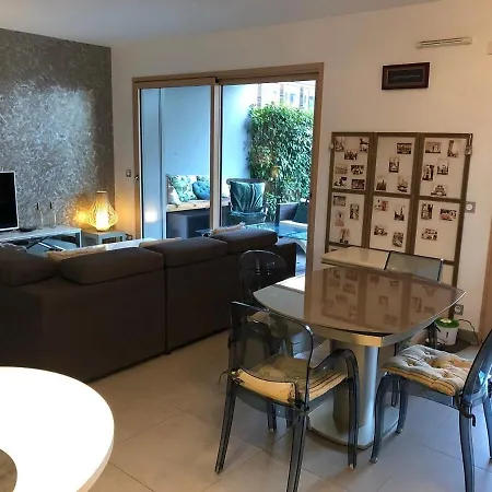 Apartment 78 M2 1 Terrasse Et Garage