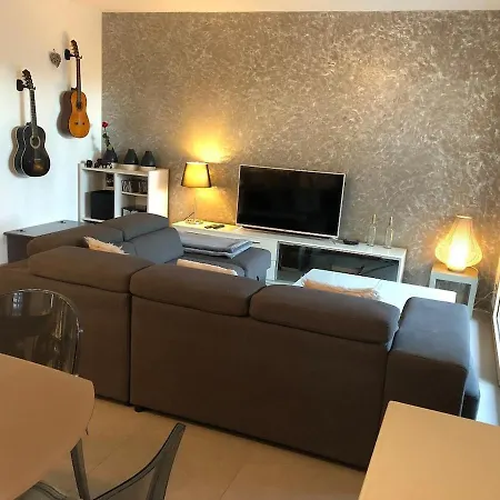 78 M2 1 Terrasse Et Garage *